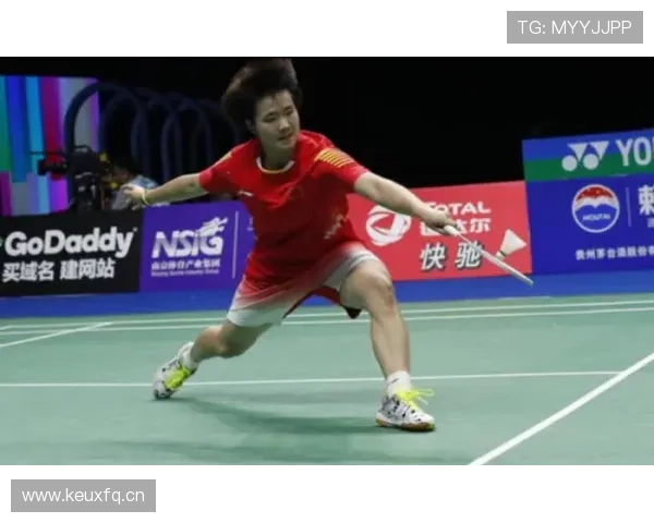 何冰娇刚拼完一场像打仗，下一秒拎着名牌包优雅离场，我这人生设定被按了重置键