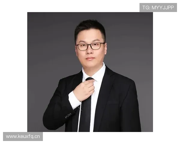 阿尔瓦雷斯机会把握能力与效率型前锋成长逻辑解析